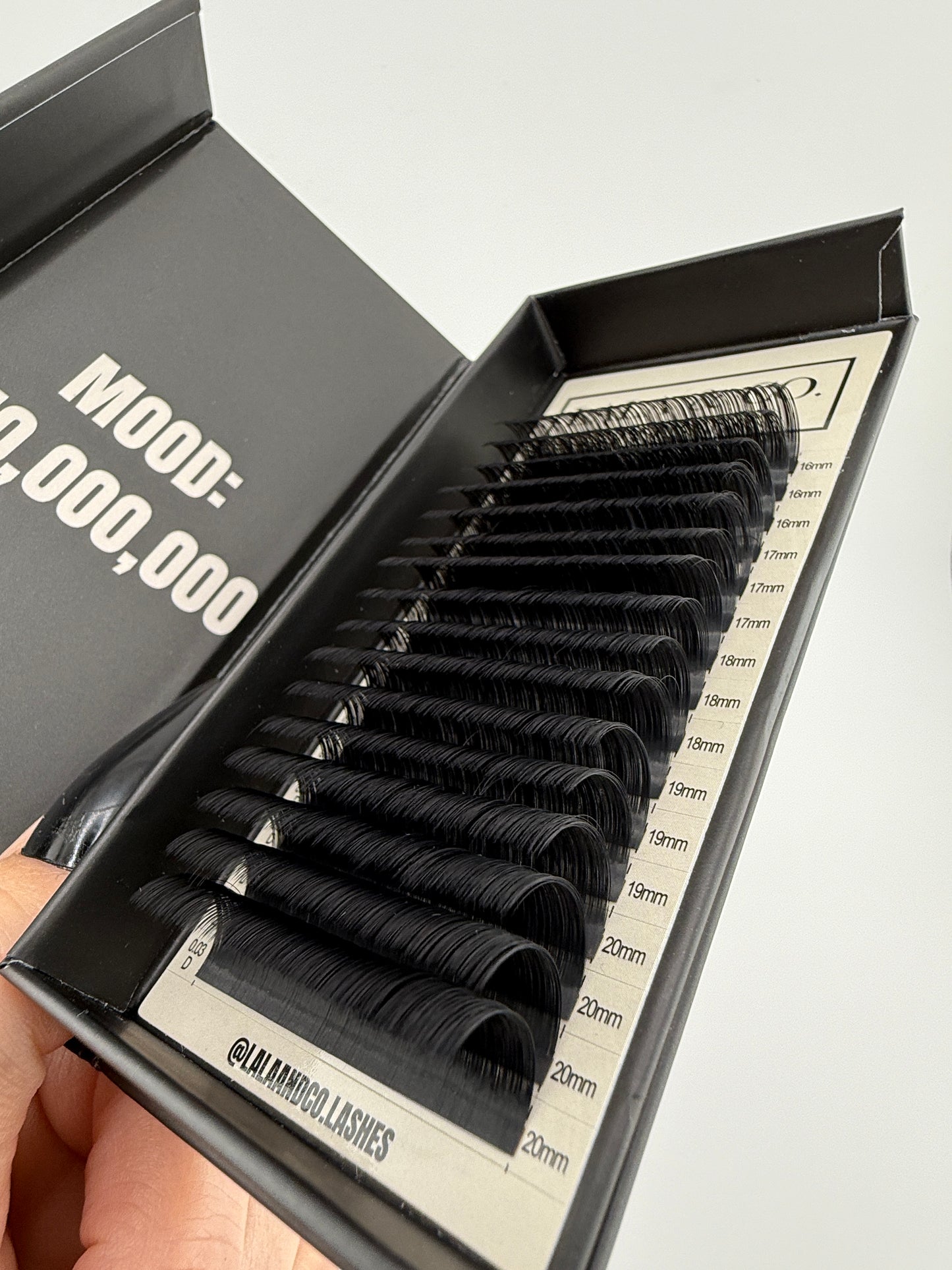 "Noir Luxe" Lash Collection - 0.03 Diameter