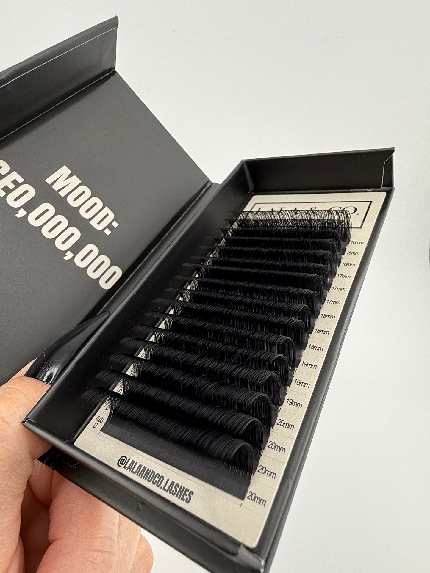 "Noir Luxe" Lash Collection - 0.03 Diameter