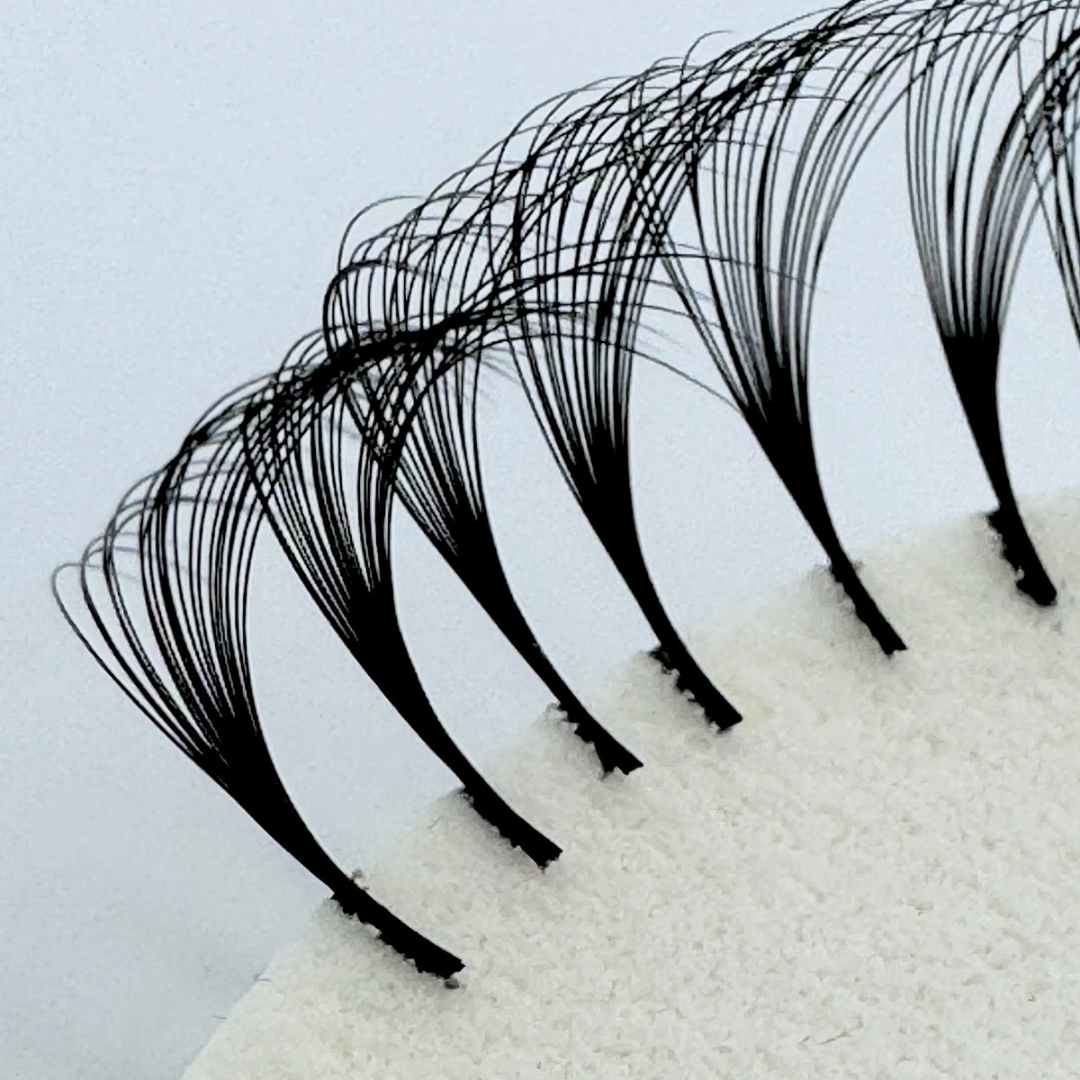 LaLa and Co Cashmere Collection soft matte lash extension tray for professionals