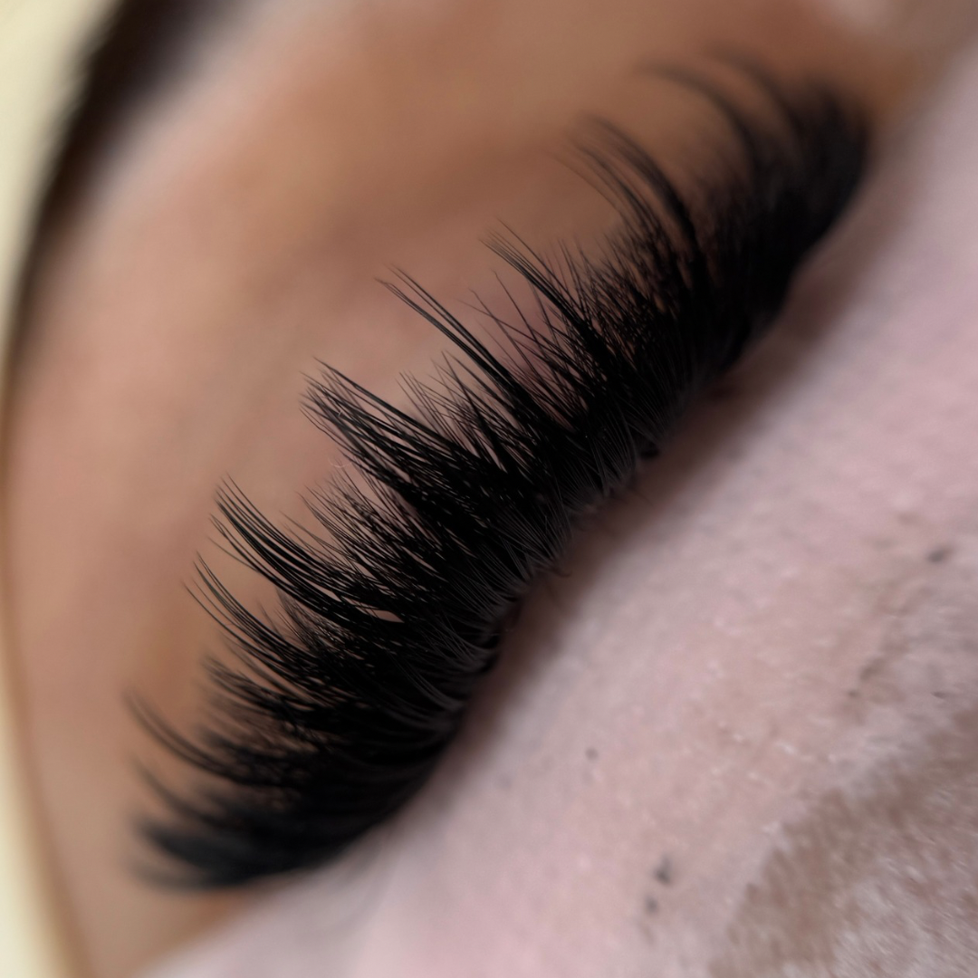 LaLa and Co Cashmere Collection soft matte lash extension tray for professionals